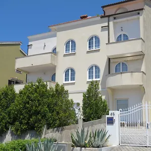 Urbajs Apartment
